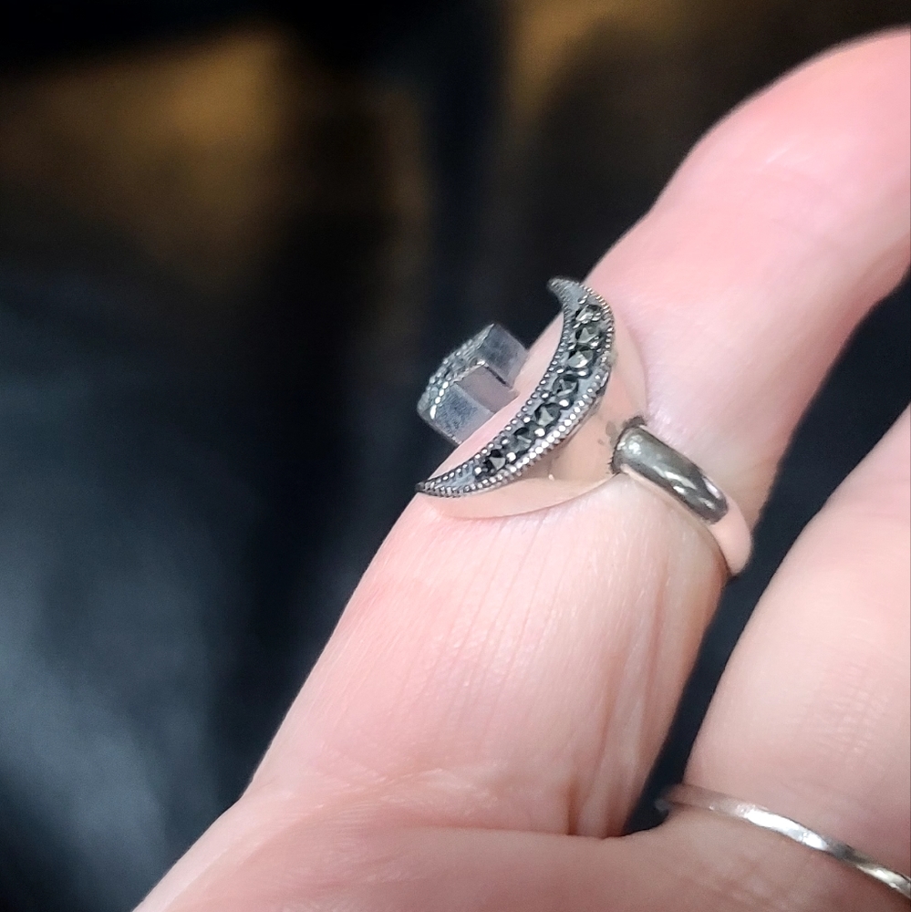 Ruby & Marcasite GORGEOUS sterling moon 🌙 & Star ring sz8 adjustable - Picture 7 of 7